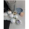Image 3 : Art & Decor Supplies, Glass Vase, Tote Kit, "Electronics Themed" Backpack