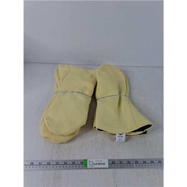(2) Pairs Of National Safety Apparel ThermoBest High-Heat Mittens ( as is)