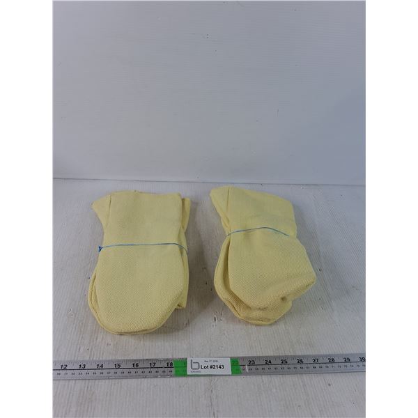 (2) Pairs Of National Safety Apparel ThermoBest High-Heat Mittens ( as is)