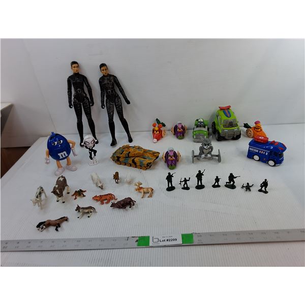Catwoman Figurines 11", Fraggle Rock Toys, Plastic Soldiers, Misc.