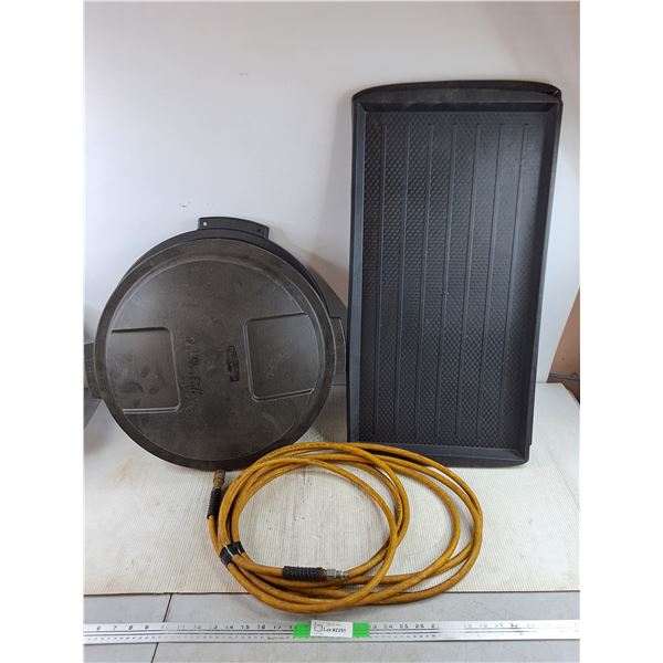 (2) Rubbermaid Roughneck 19" Lids, (2) Shoe Trays 30" x 15", Air Hose 8' -PICK UP ONLY