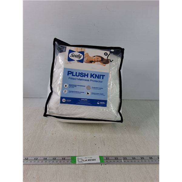 Plush Knit Fitted Mattress Protector  King Size