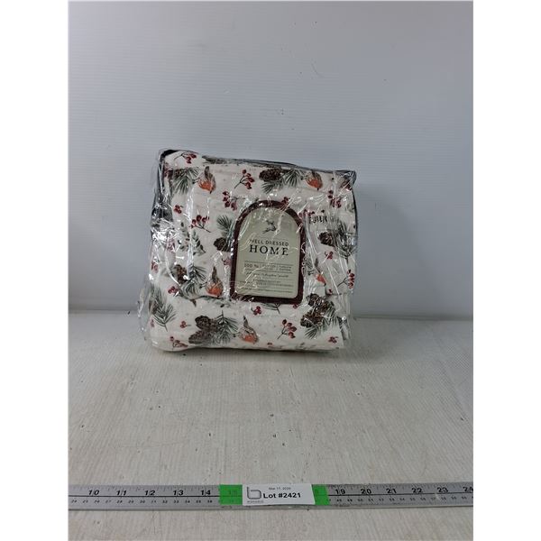 Well Dressed Home Reversible Duvet Set Full Size ( as is)