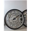 Image 2 : Clear Plastic Analog Clocks Decor 20" - PICK UP