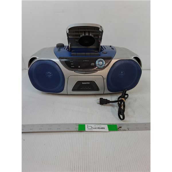 Sanyo Radio/CD/Tape Player- Powers On, CD Lid Does Not Close - PICK UP