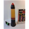 Image 3 : Lava Lamp - Powers On - 3-Pack Rubber Flashlight Set -As Is - PICK UP ONLY