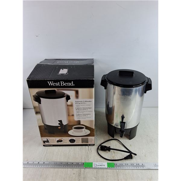 West Bend Automatic Coffemaker 30 Cup ( 4.9L) Powers On, As Is