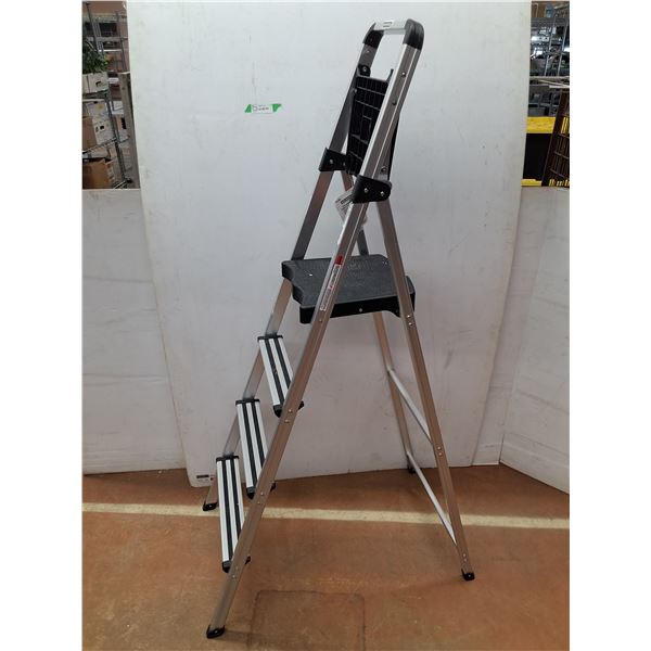 * Benchmark 4- Step' Step Ladder, Cannot Ship