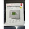 Image 2 : Honeywell Home RTH2300B 5-2 Day Programmable Thermostat