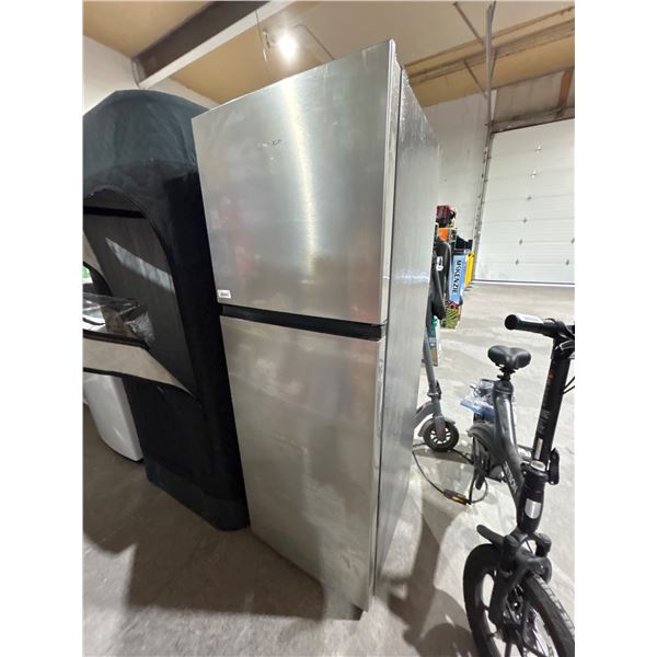 Hisense RT21A2CSE Top-Freezer Refrigerator, Stainless Steel, 21 Cu. Ft.