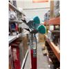 Image 4 : Mallory Squeegee Cleaning Tools with Red Handles, Set of Two