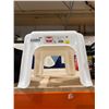 Image 2 : Rubbermaid Step Stool, Weight Capacity 300 Lbs