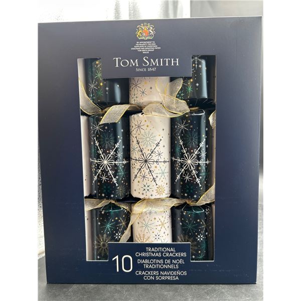Tom Smith 10 Traditional Christmas Crackers With Contents
