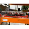 Image 2 : Bburago Formula Racing Ferrari Die-Cast Car Set