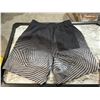 Image 4 : Men’s Swim Shorts with Geometric Print, Size Small, Model 1750260