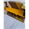Image 3 : 1:16-ERTL John Deere Machine Trailer (NIB)