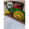 Image 2 : 1:16-ERTL John Deere 1915 Model "R" waterloo Boy Tractor (NIB)