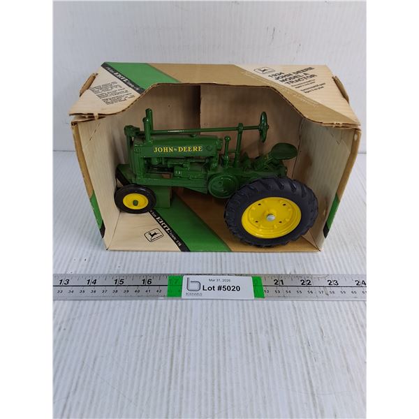 1:16- ERTL John Deere Model A Tractor (NIB)