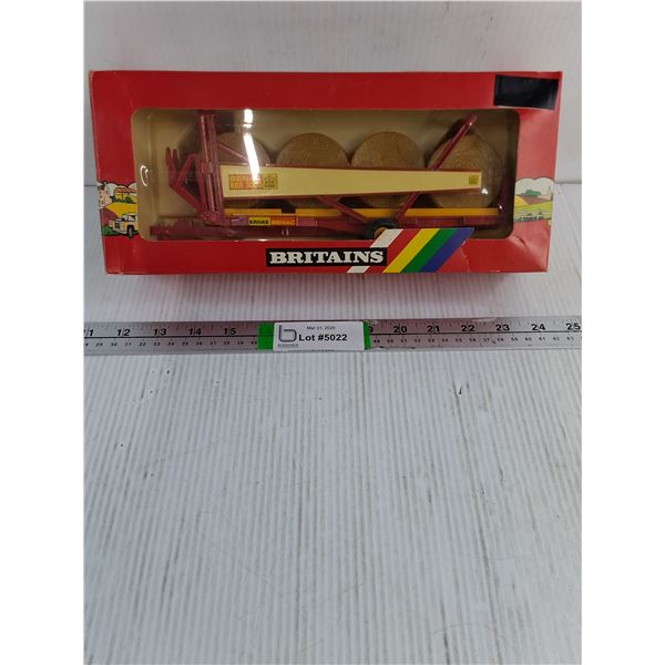 1:32- Britains 9534 Krone Benac RBR 3000 Round Bale Transporter (NIB)