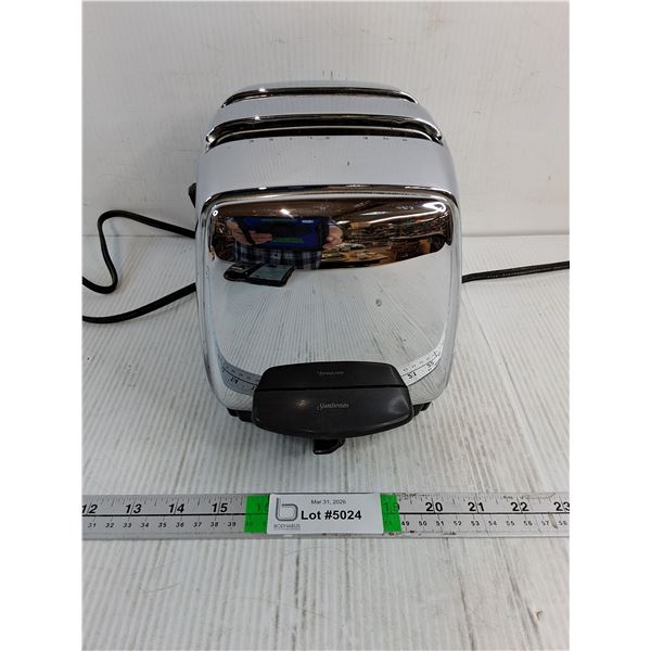 Vintage Sunbeam Radiant Control Automatic Toaster-working