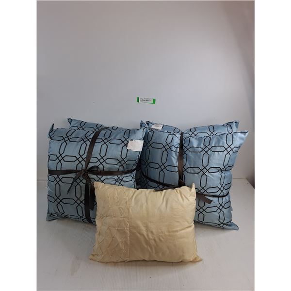 (5) Hometrends Throw Pillows Mostly Blue And Brown 16"- Consigner States New - PICK UP