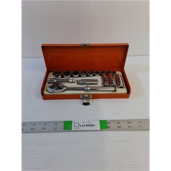 Gray Tools (Canadian Made) 13 pc. w/Extension - Ratchet 3/8" Drive