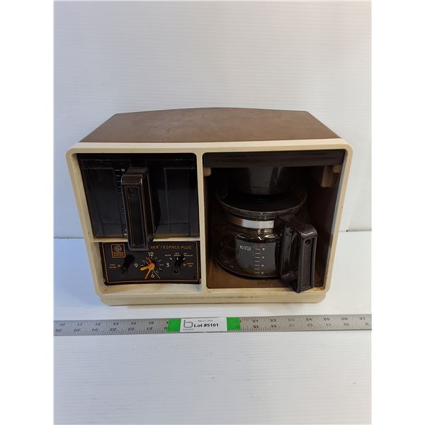 General Electric Spacemaker Under-Cabinet Coffee Maker  - Powers On  - As Is - PICK UP