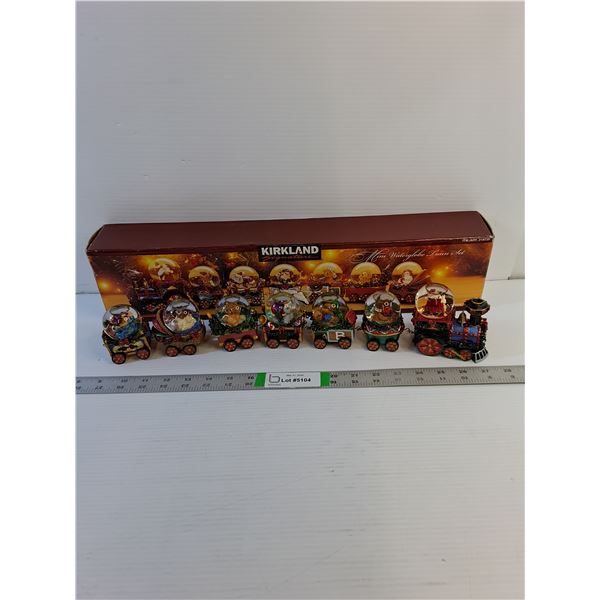 Christmas - Kirkland Signature - Mini Waterglobe Train Set