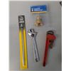 Image 3 : 3 Way Air Manifold, Pipe Wrench, Quick Change Extension, Misc.