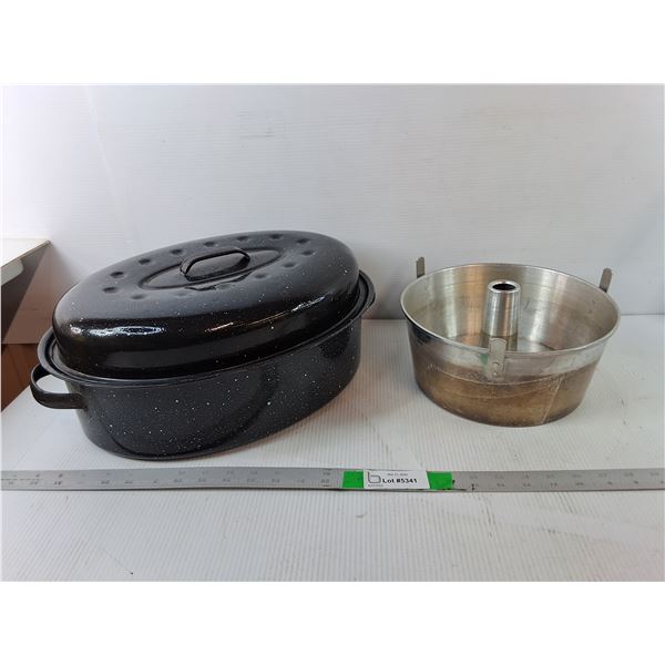Enamel Roaster 16.5" & Bundt Cake Pan