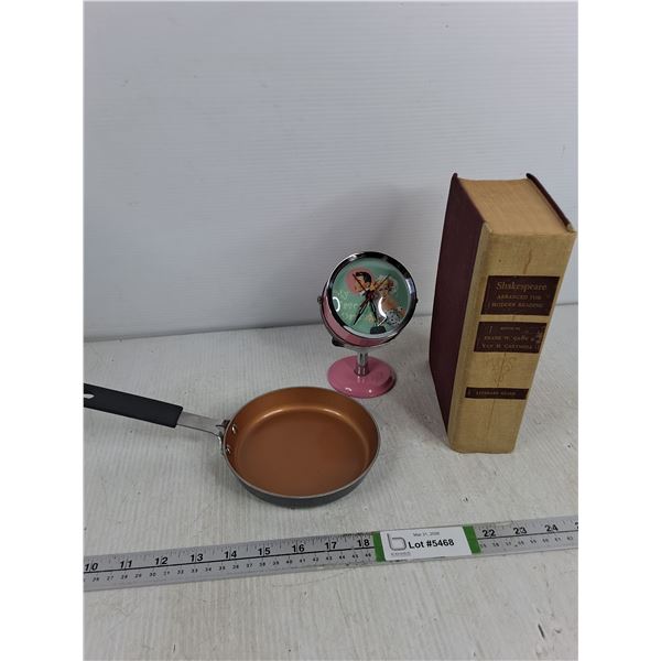 Mini Pan, Working Mini Clock & Shakespeare