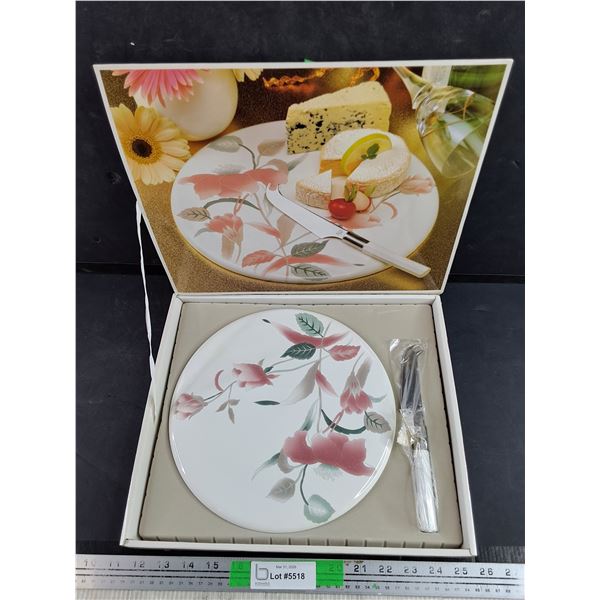 Mikasa Cheese Set
