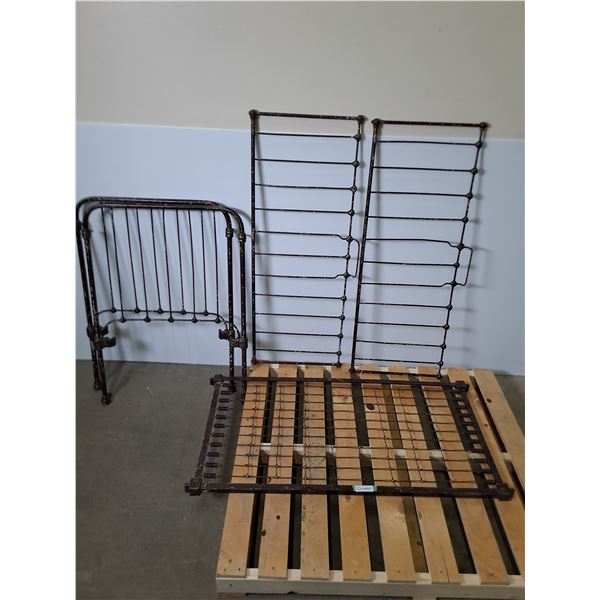 Antique Unassembled 5-Piece Metal Crib - PU Only
