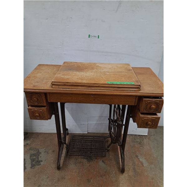 *Vintage Singer Treadle Machine in Cabinet. Cannot Ship