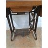 Image 3 : *Vintage Singer Treadle Machine in Cabinet. Cannot Ship