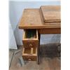 Image 5 : *Vintage Singer Treadle Machine in Cabinet. Cannot Ship