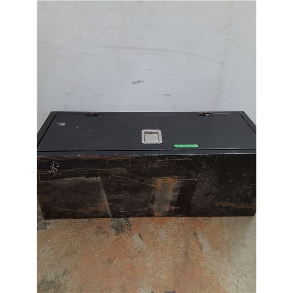 *Truck Bed Storage Box.Cannot Ship