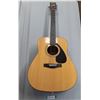 Image 1 : Yamaha Acoustic Guitar 40" - PICK UP