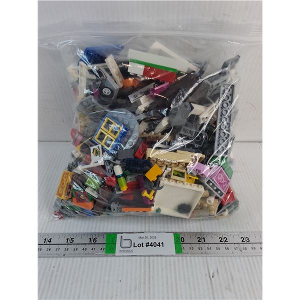Bag of Assorted LEGO in 10"x10" Ziploc