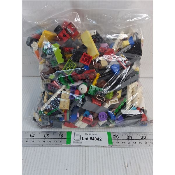 Bag of Assorted LEGO in 10"x10" Ziploc
