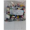 Image 2 : Bag of Assorted LEGO in 10"x10" Ziploc