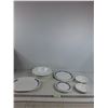 Image 1 : Corelle Dish Set
