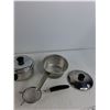 Image 3 : (3) Cooking Pots, Strainer