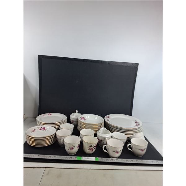 China Dish Set ( as is) - PICK UP ONLY