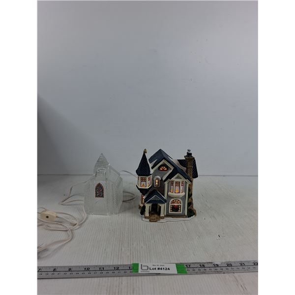 Christmas Village, Christmas Decor ( powers on, as is)