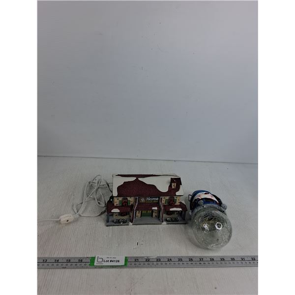 Home Hardware Christmas Village, Christmas Decor Lantern (powers on, as is)