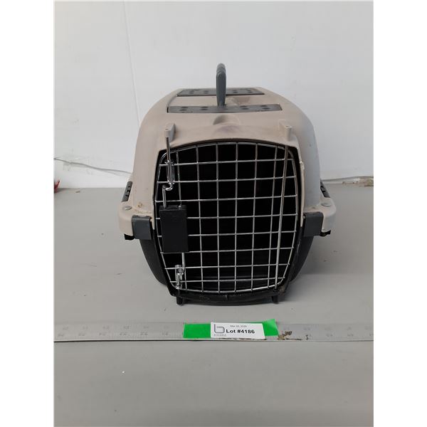 Plastic Pet Carrier 18.5" x 11.25" x 10.5" - PICK UP