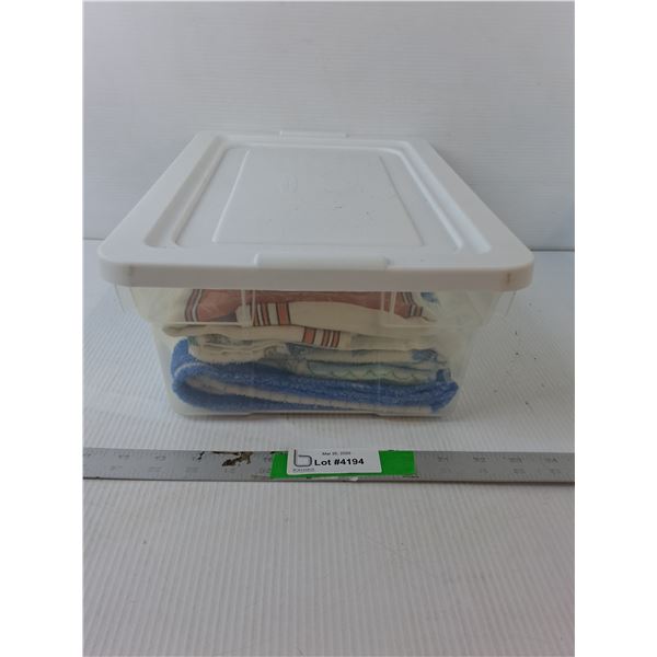 Rubbermaid Tote 16" x 10.75" x 5.75" & Dish Towels/Cloths