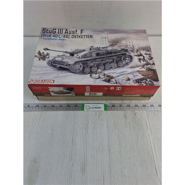 (1) Dragon 1:35 Stug III Ausf.F Ostketten Model Kit-new
