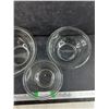 Image 6 : (3) PYREX Glass Bowls 10", 8", 7"